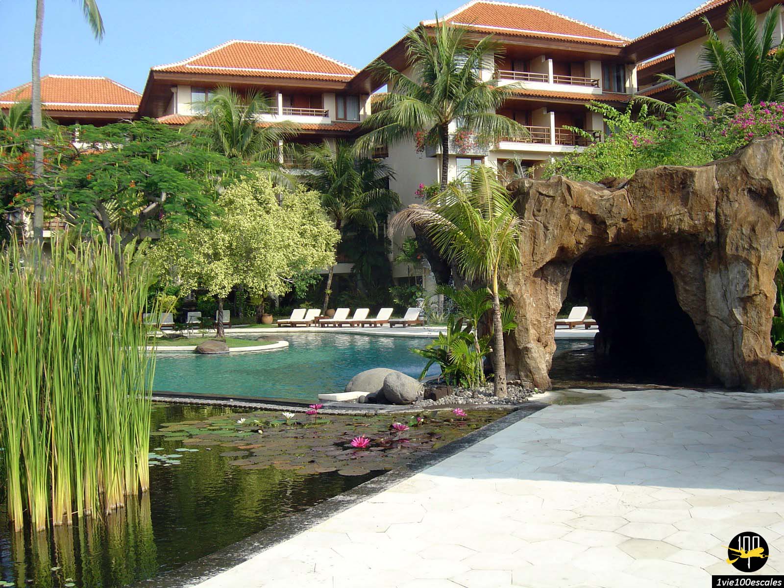 La belle piscine lagon du The Westin Resort Nusa Dua à Bali