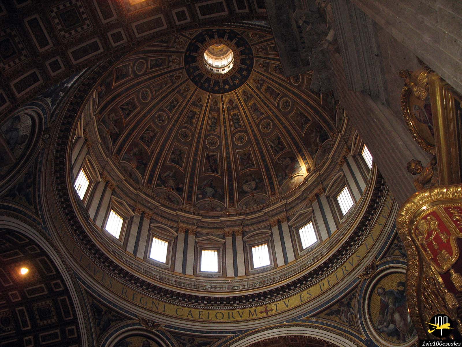 La coupole de la basilique Saint-Pierre de Rome est la plus haute du monde