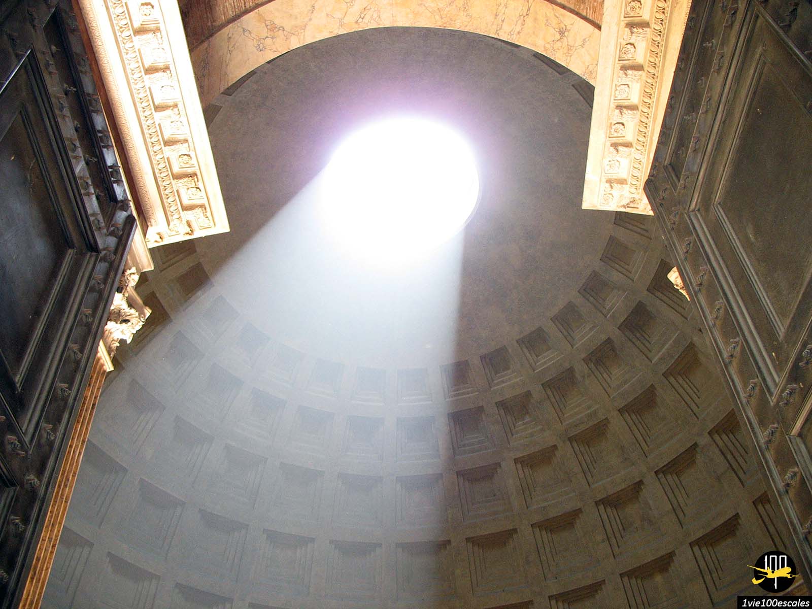 Le trou d'ouverture de la coupole du Panthéon de Rome