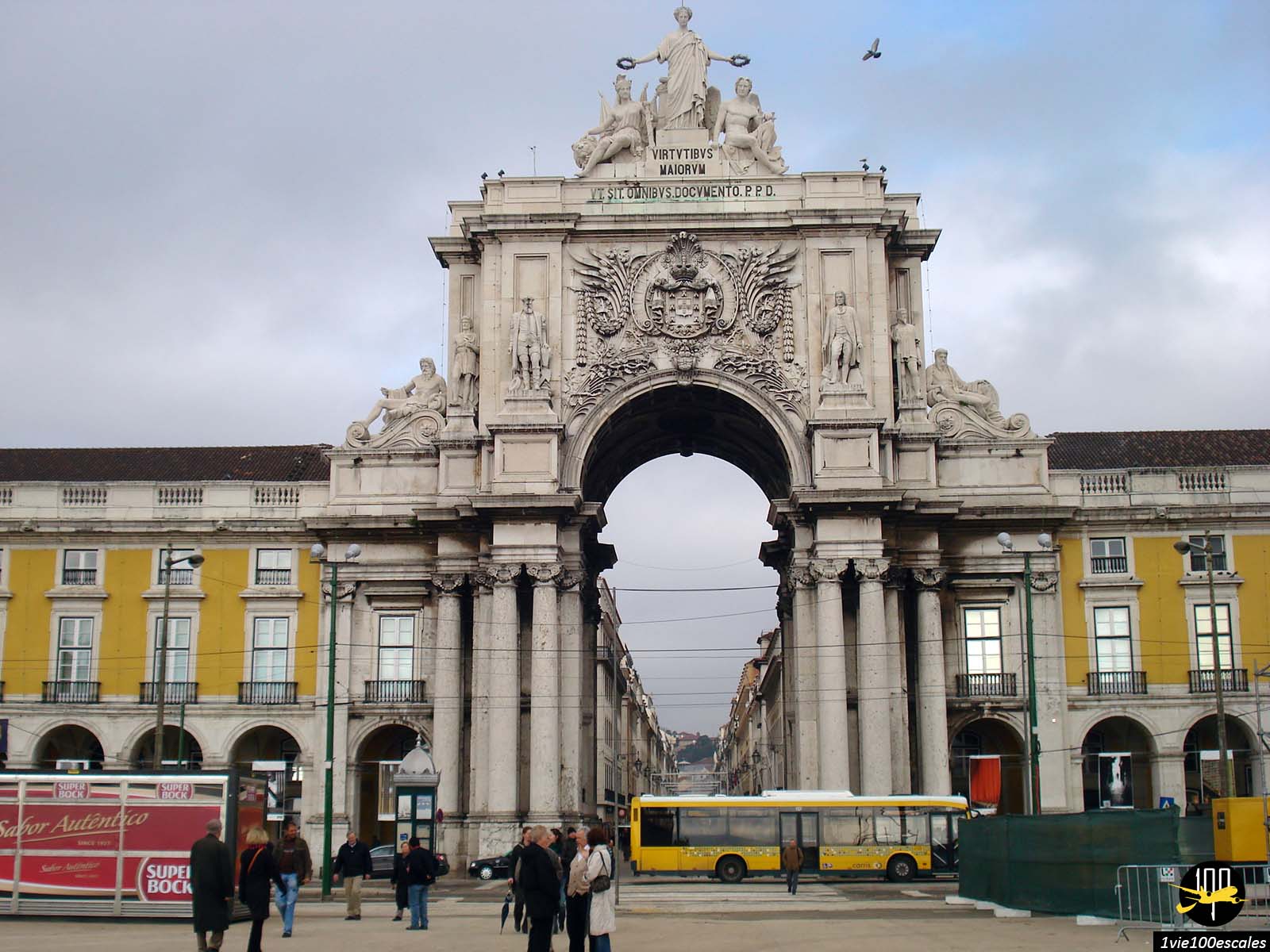 L'arc de triomphe est la porte d'entrée du centre historique de Lisbonne au Portugal