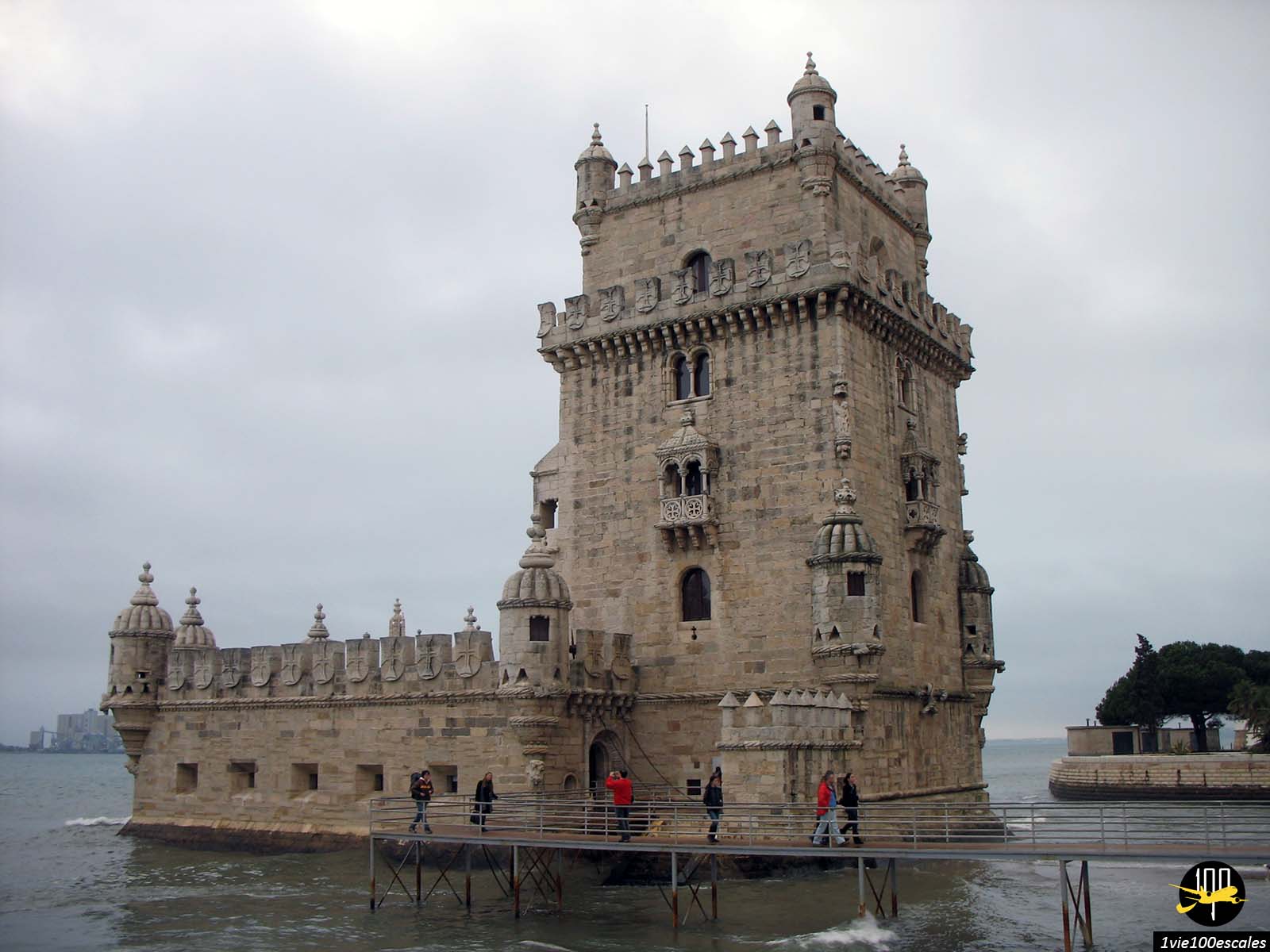 La Tour de Belém au bord du Tage dans le quartier de Belém à Lisbonne au Portugal