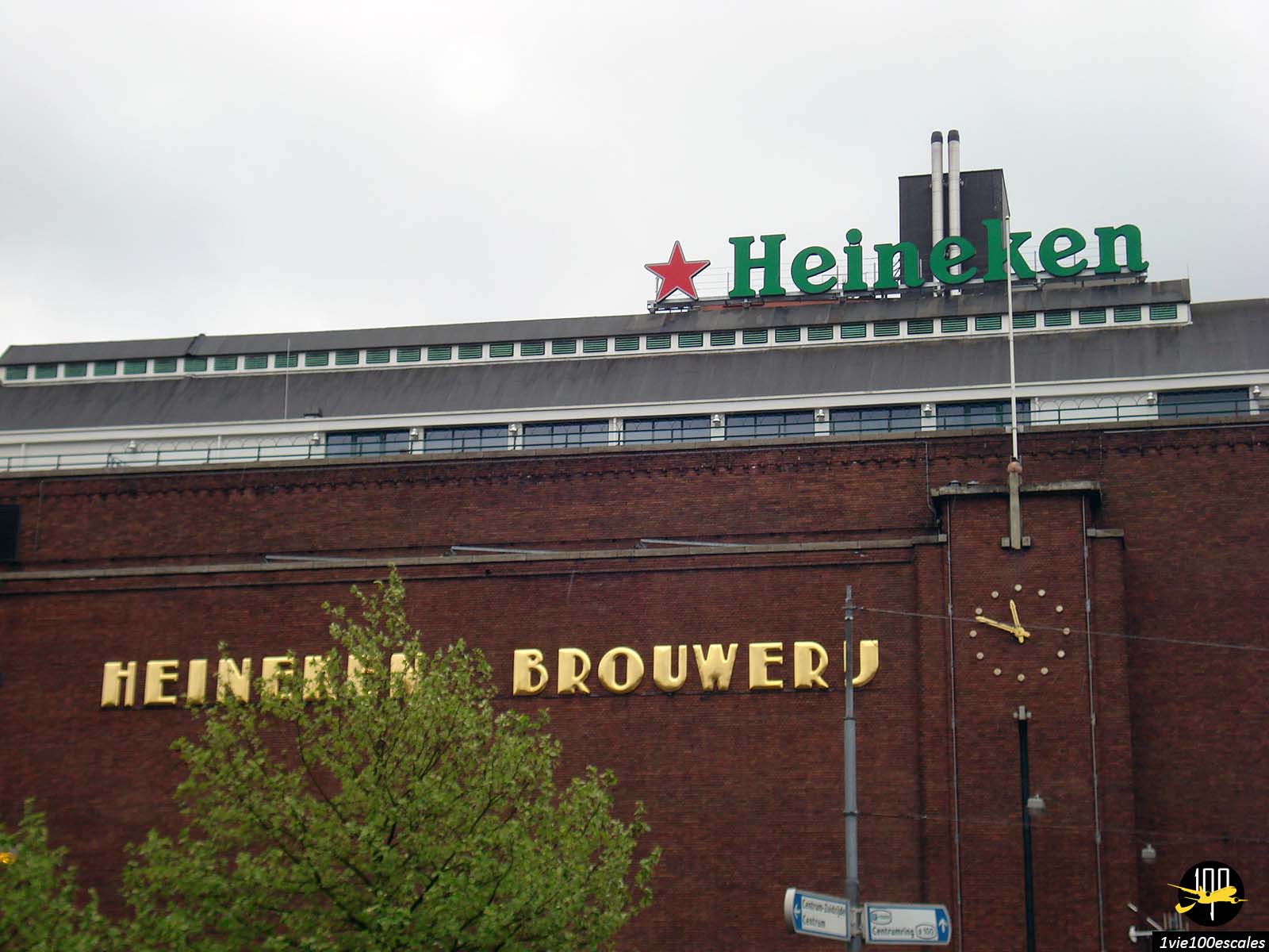 La façade du musée Heineken Experience d'Amsterdam