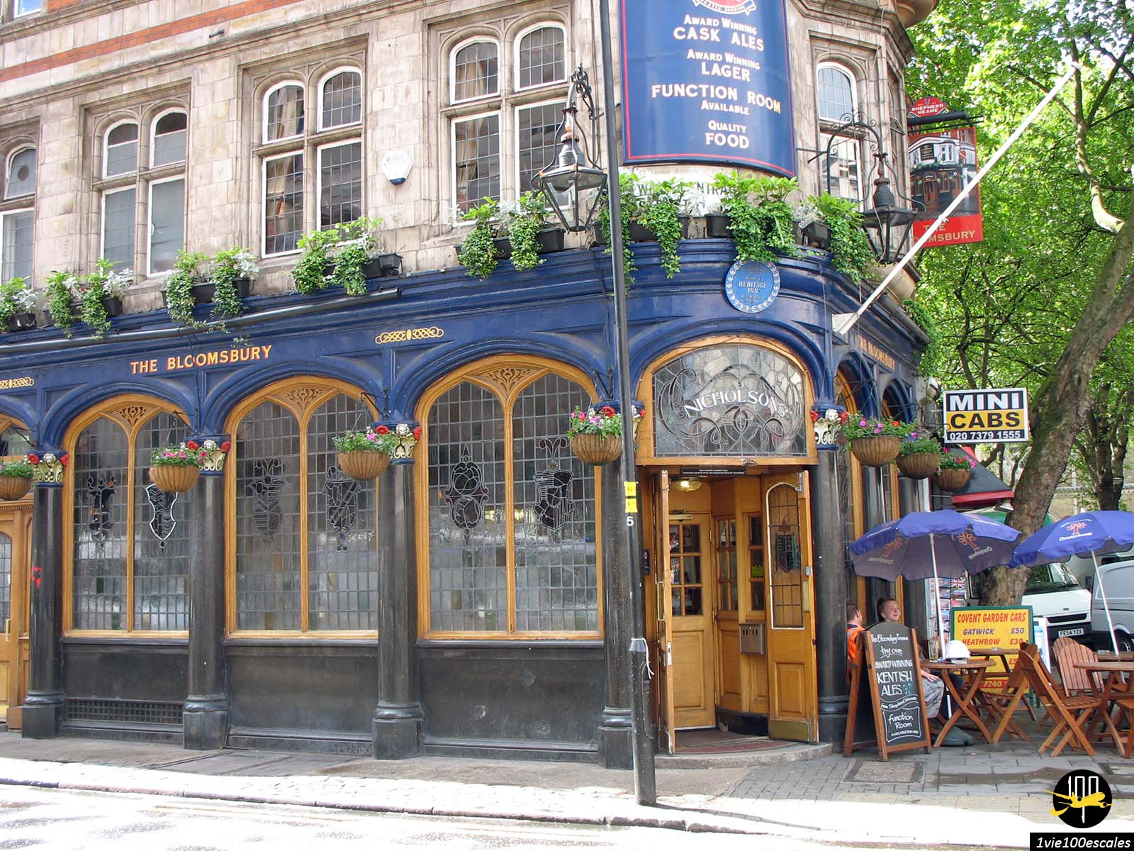 Le pub historique Bloomsbury Tavern sur la New Oxford Street de Londres