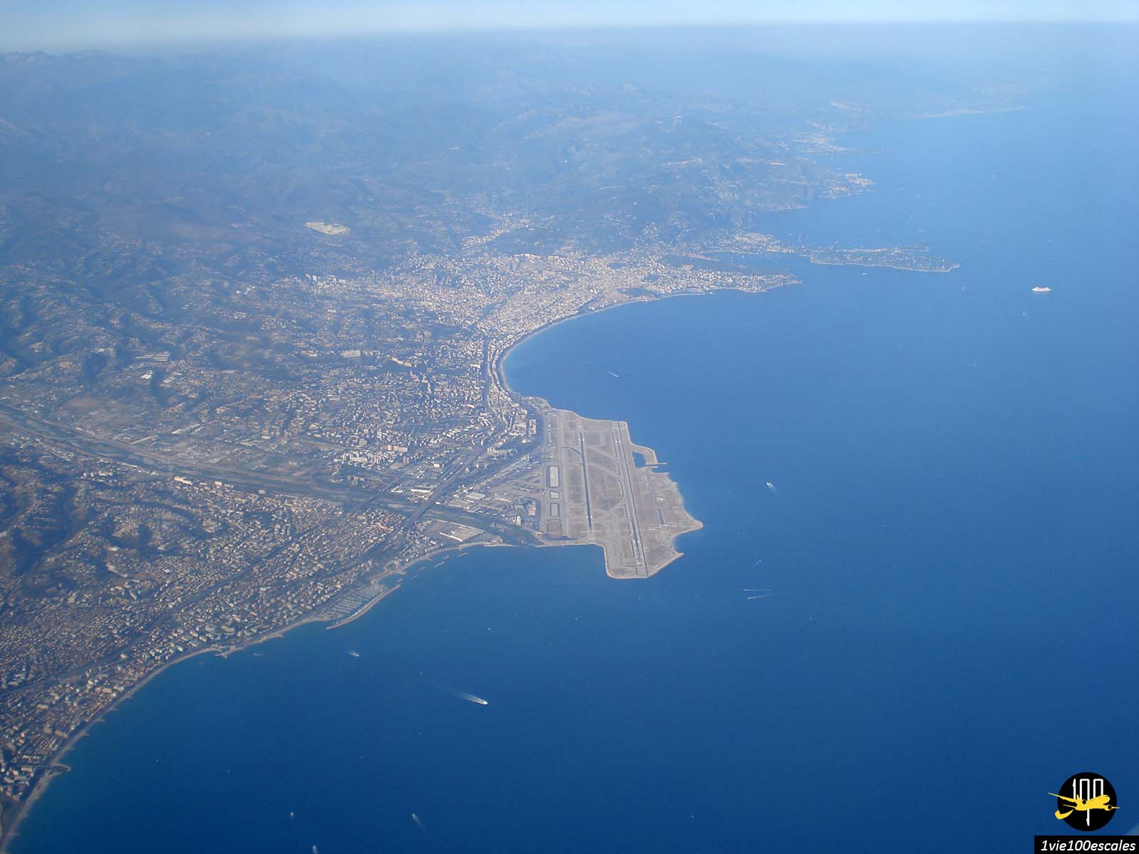 Vue aérienne de l'aéroport Nice Côte d'Azur