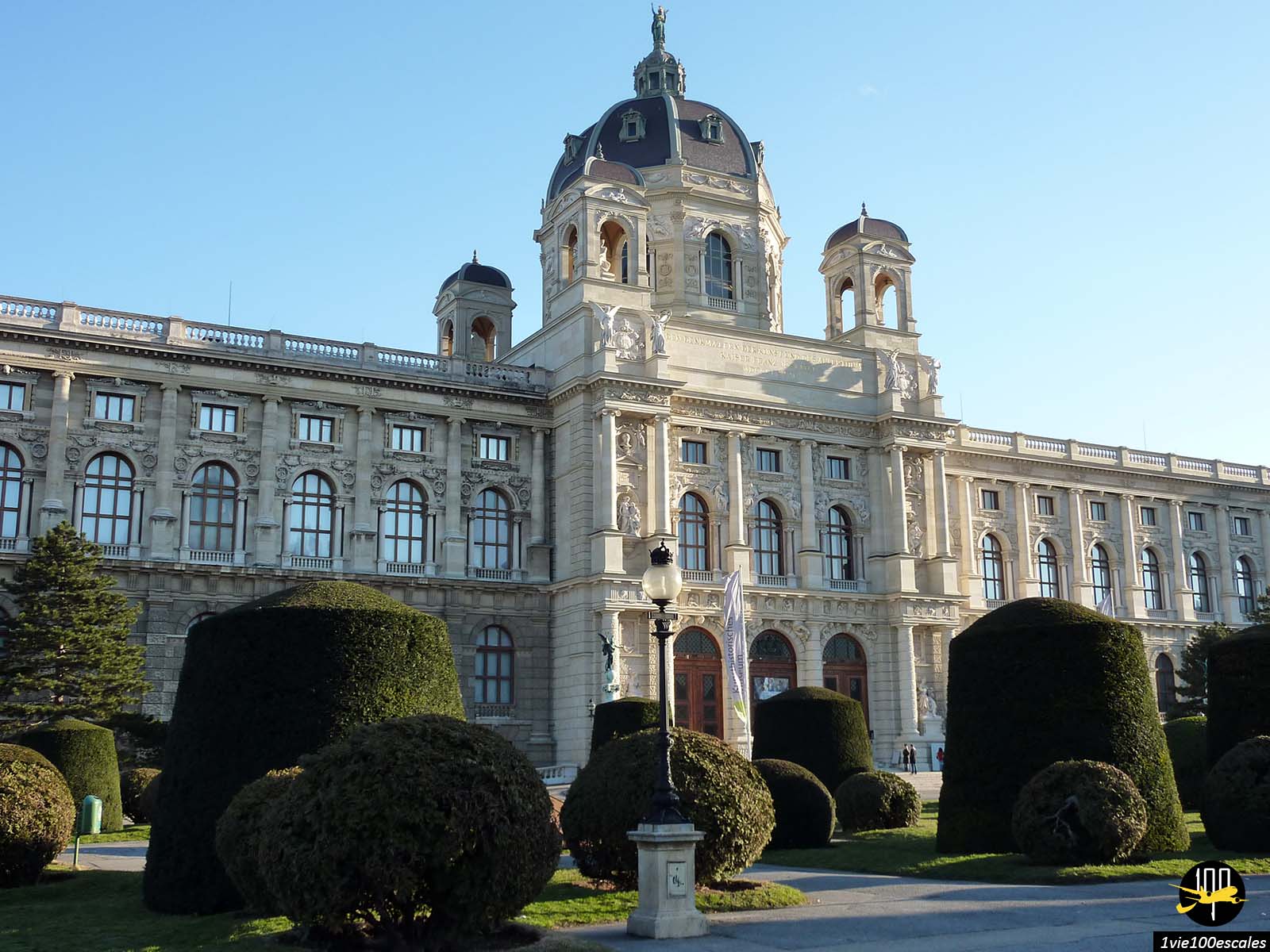 Le beau bâtiment hébergeant le Le musée d'histoire naturelle de Vienne