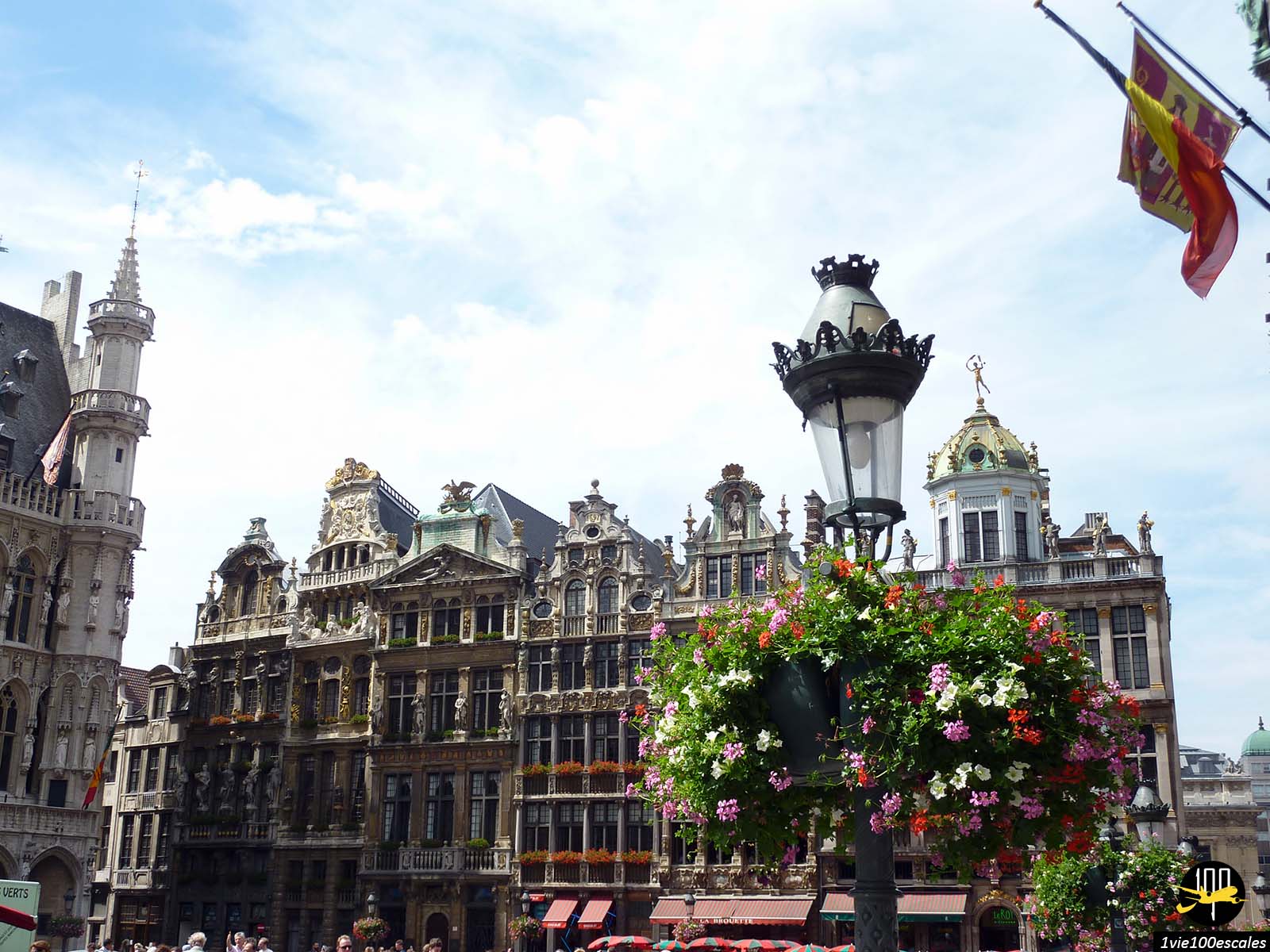 Les belles façades des Maisons des corporations sur la Grand Place de Bruxelles