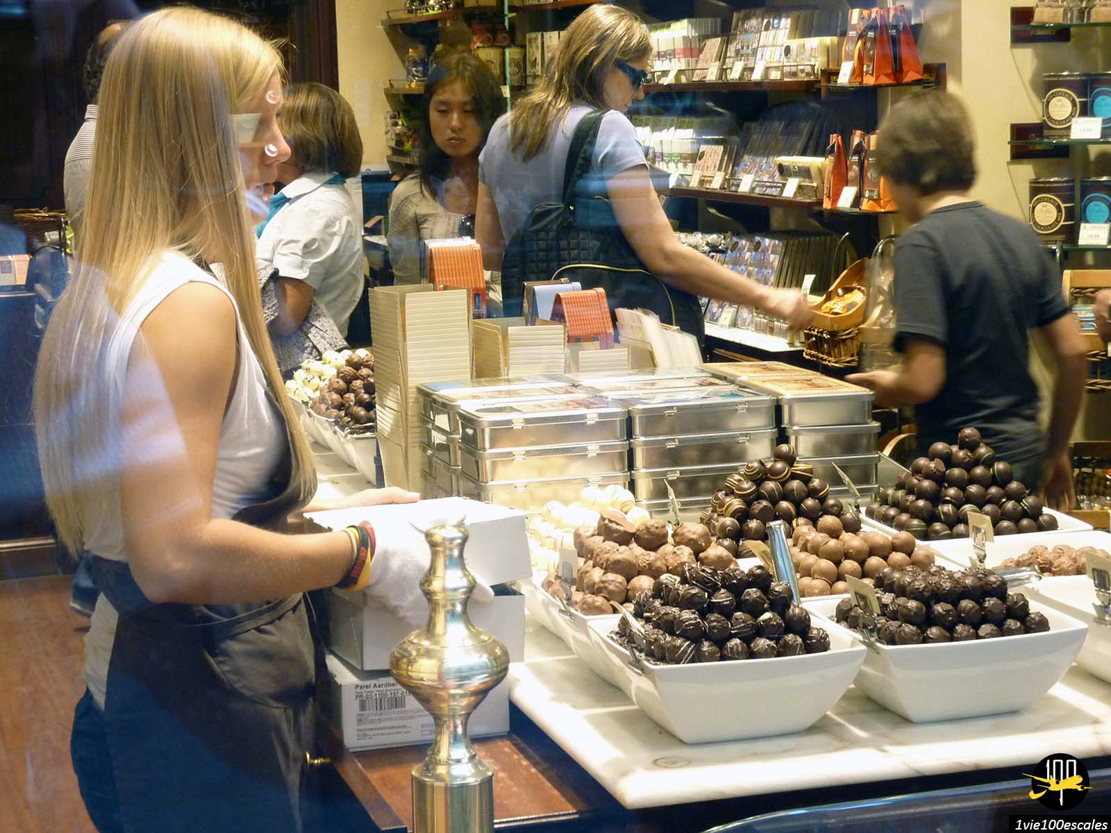 Le nombre de boutiques de chocolat à Bruxelles est époustouflant. La plupart des gens se rendent dans les chocolateries belges les plus célèbres