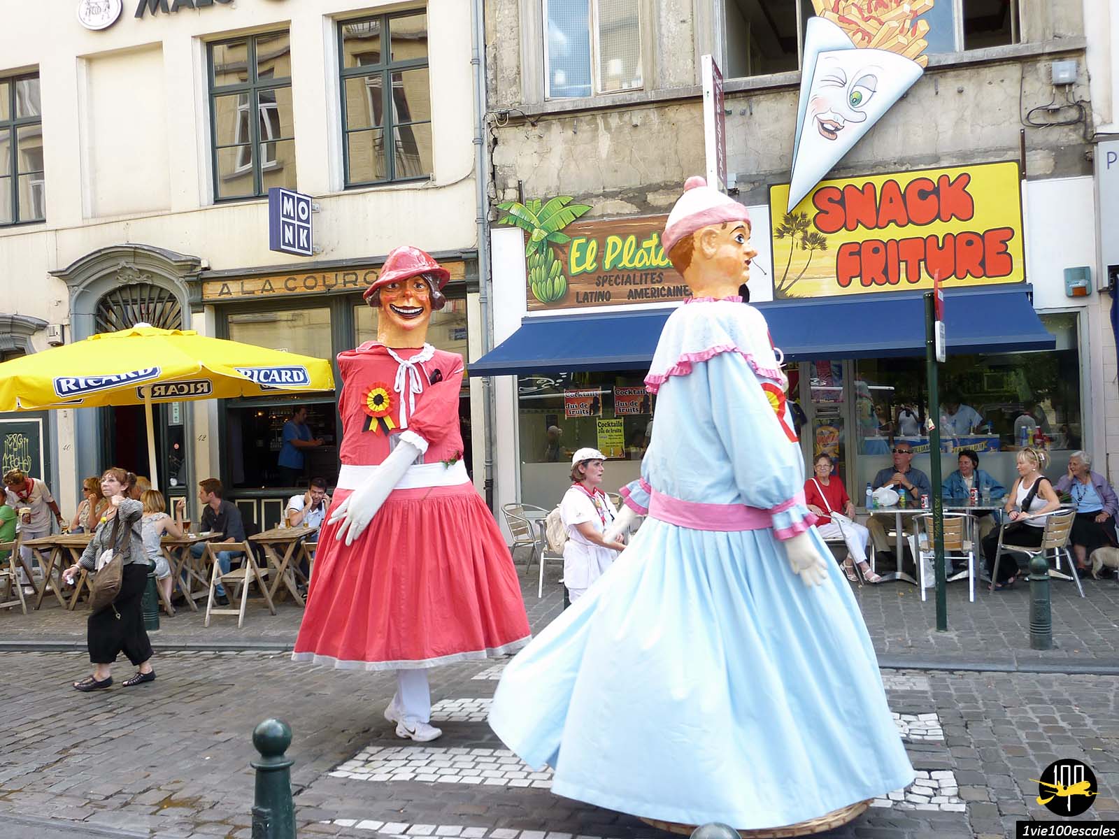 Le défilé des géants dans les rues de Bruxelles en Belgique
