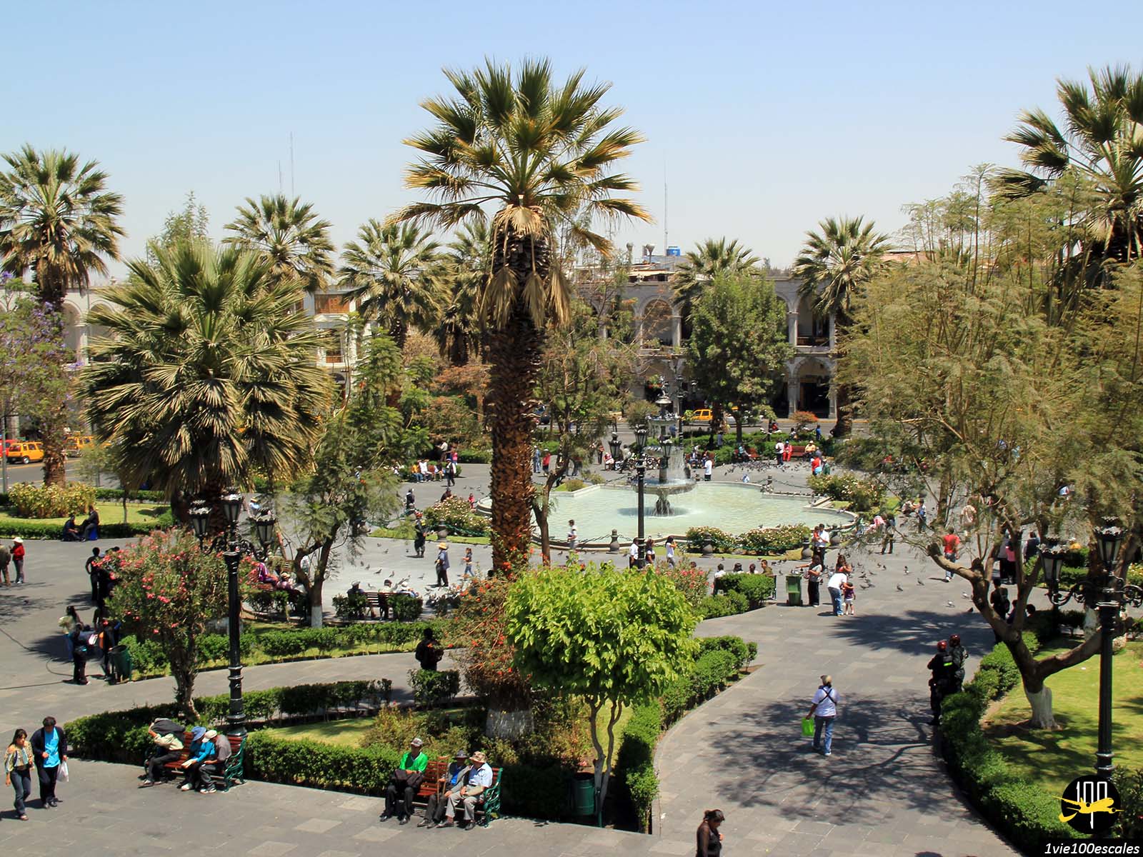 La place principale de la ville, la Plaza de Armas est aussi l'une des plus jolies places du pays et abrite la grandiose cathédrale d'Arequipa