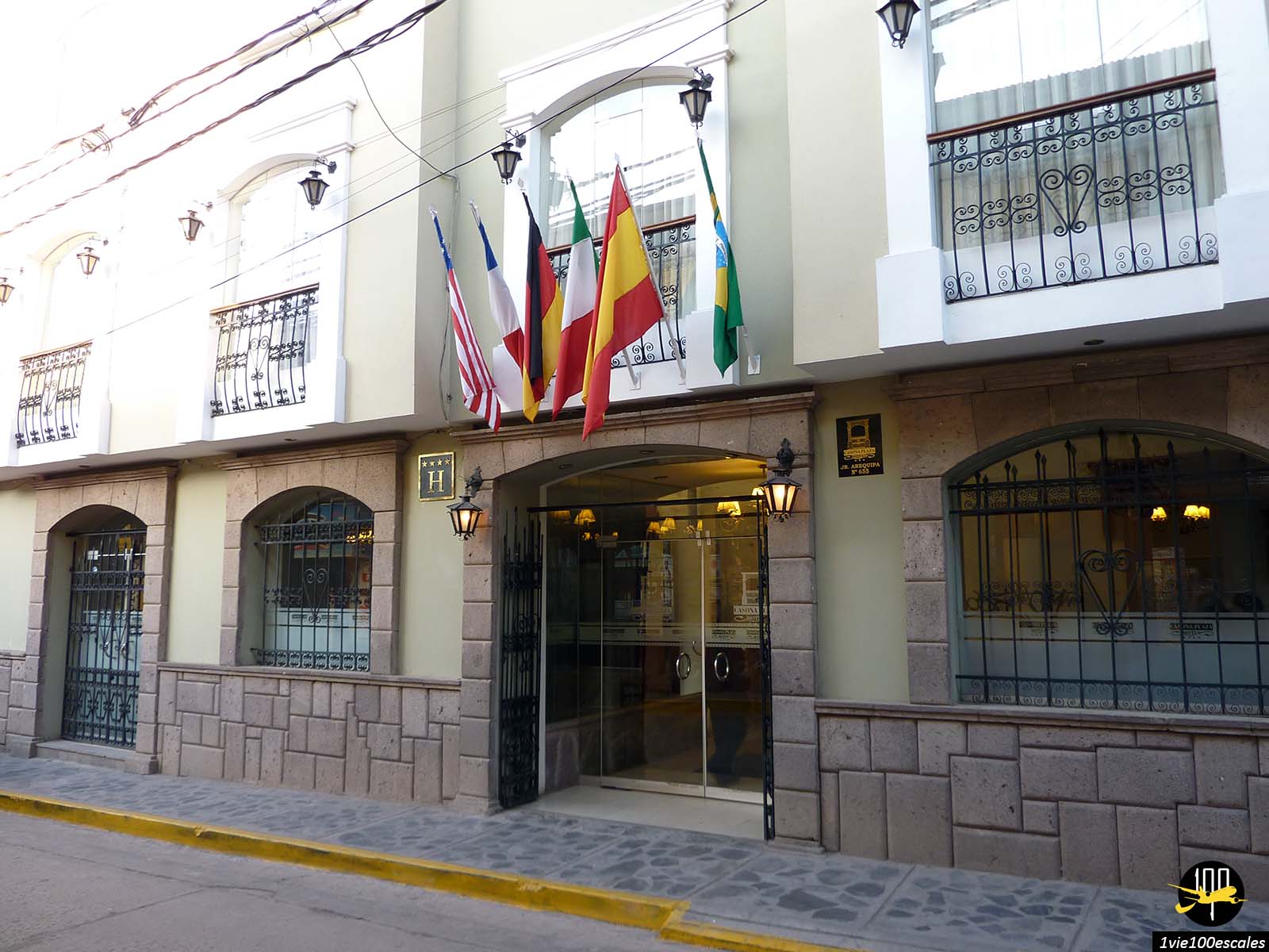 Entrée du Casona Plaza Hotel en plein centre ville de Puno au Pérou