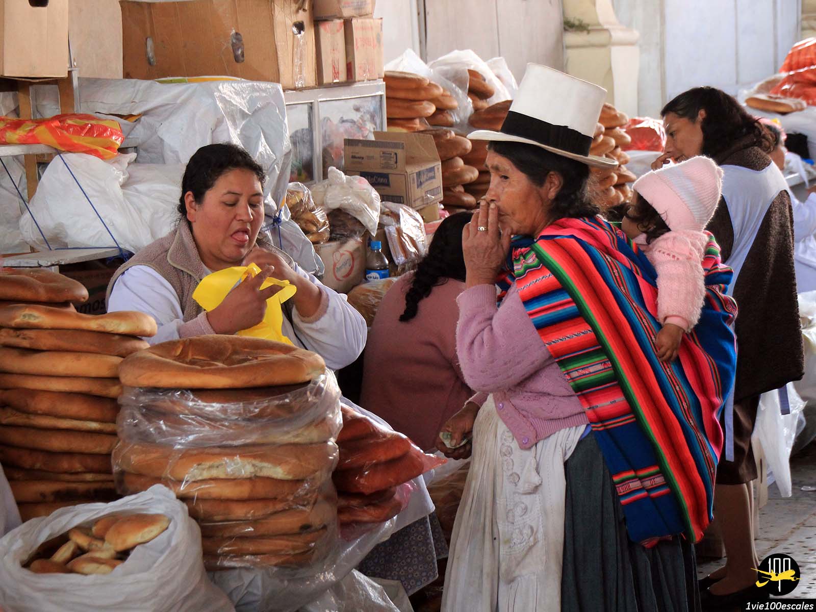 Le marché de San Pedro est l'un des endroits les plus populaires de Cusco, non seulement pour les touristes mais aussi pour les locaux
