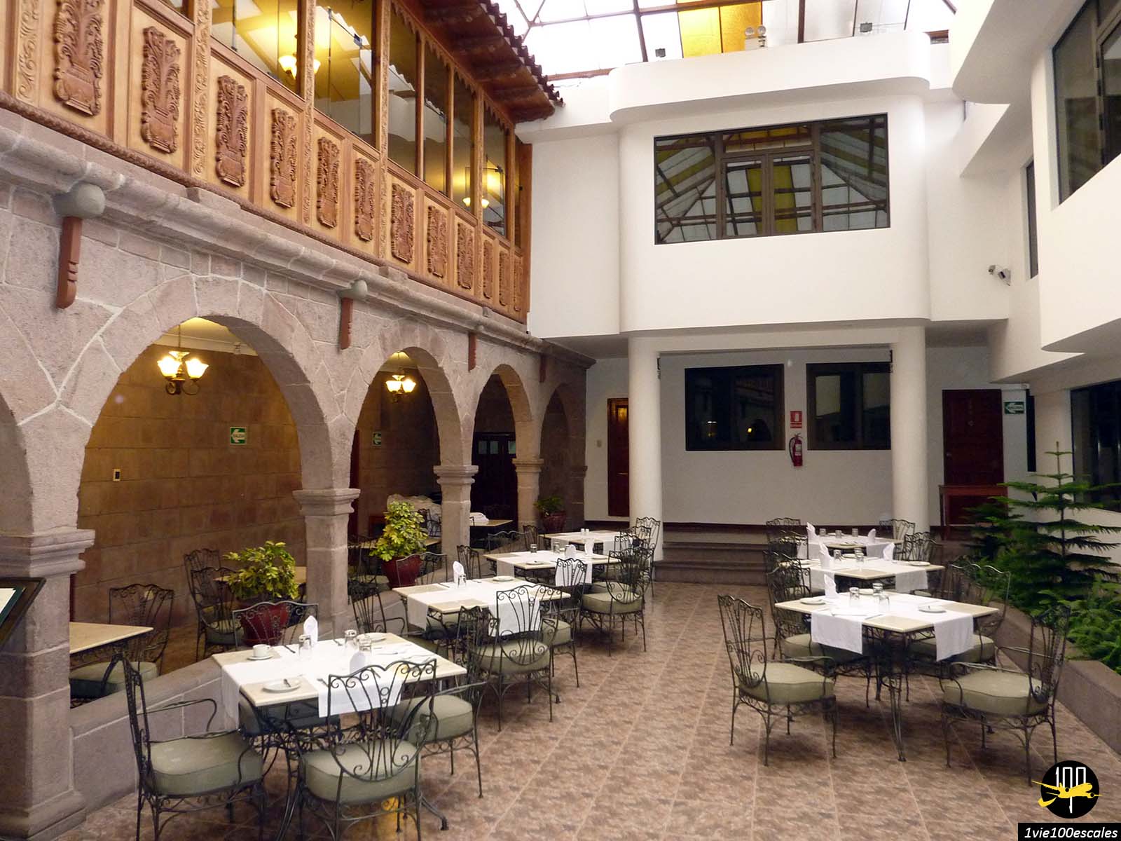 Le Terra Andina Colonial Mansion dispose d'une cour intérieure en plein air avec des tables à manger où vous pourrez déguster un délicieux petit-déjeuner buffet chaque matin