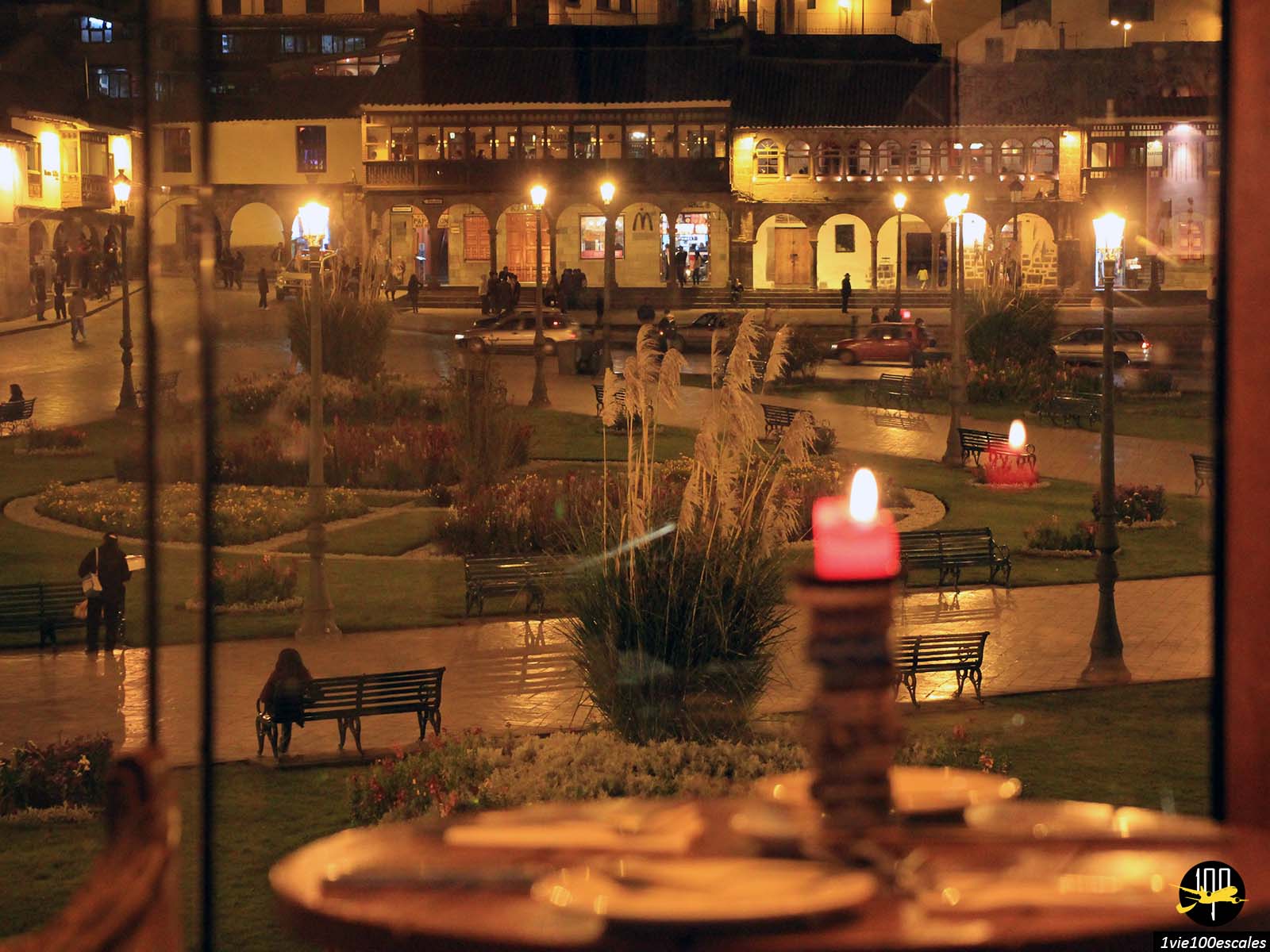 Le restaurant Tunupa offre une belle vue romantique sur la Place des Armes à Cusco