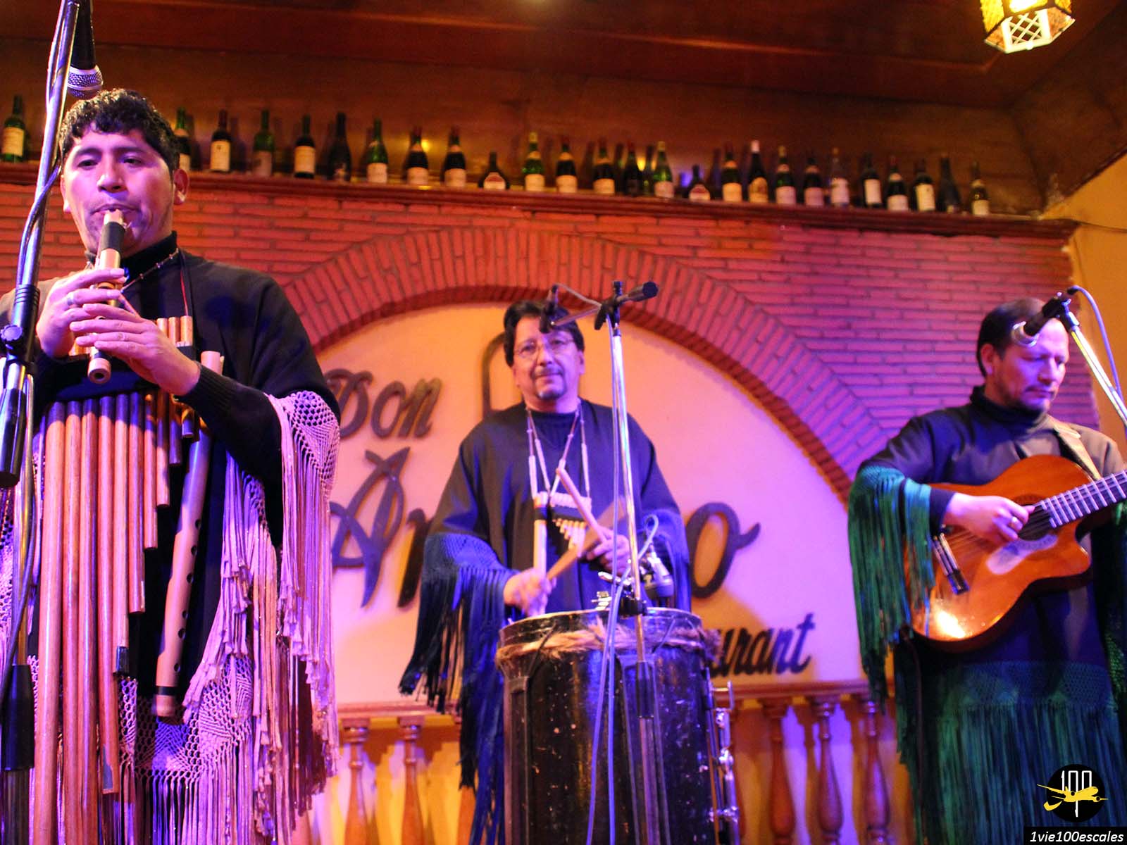 Diner avec spectacle folklorique dans le restaurant Don Antonio de Cusco au Pérou