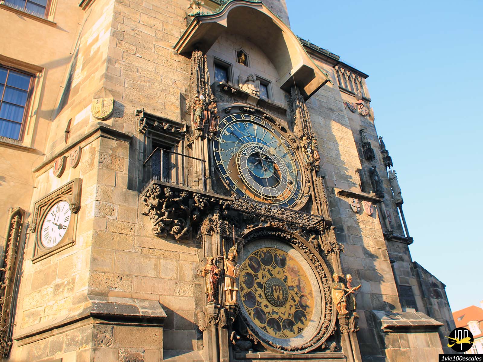 L'horloge astronomique de Prague, construite au XVème siècle, est une horloge médiévale de caractère exceptionnel