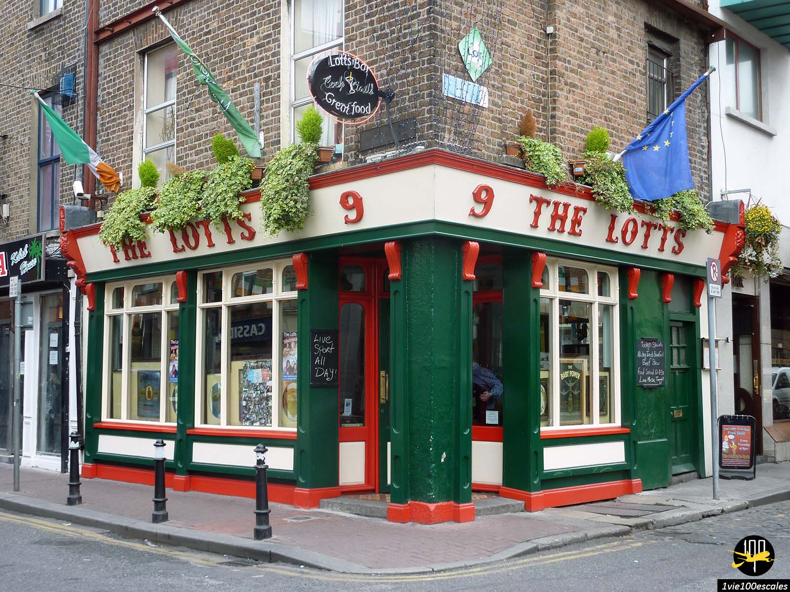 La belle devanture du pub The Lotts à Temple Bar de Dublin