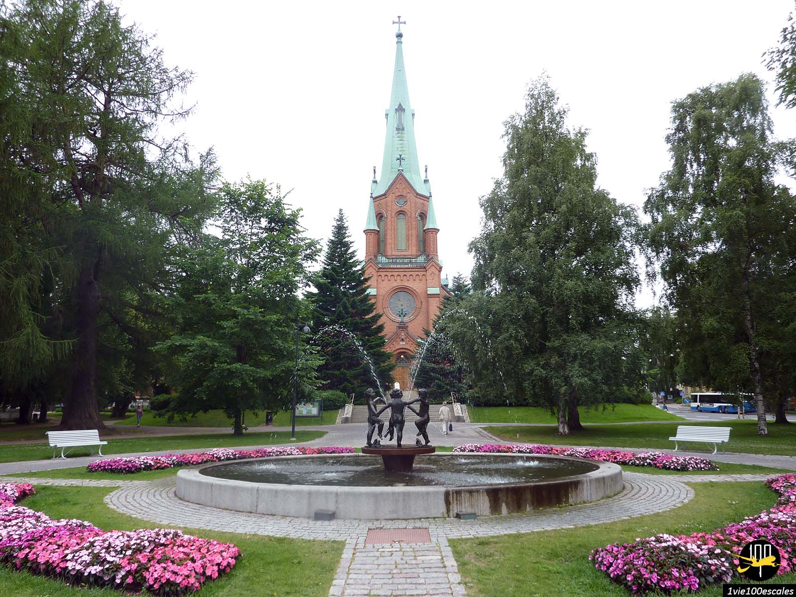 Église Alexandre de Tampere de style néogothique est construite en briques en 1880–1881