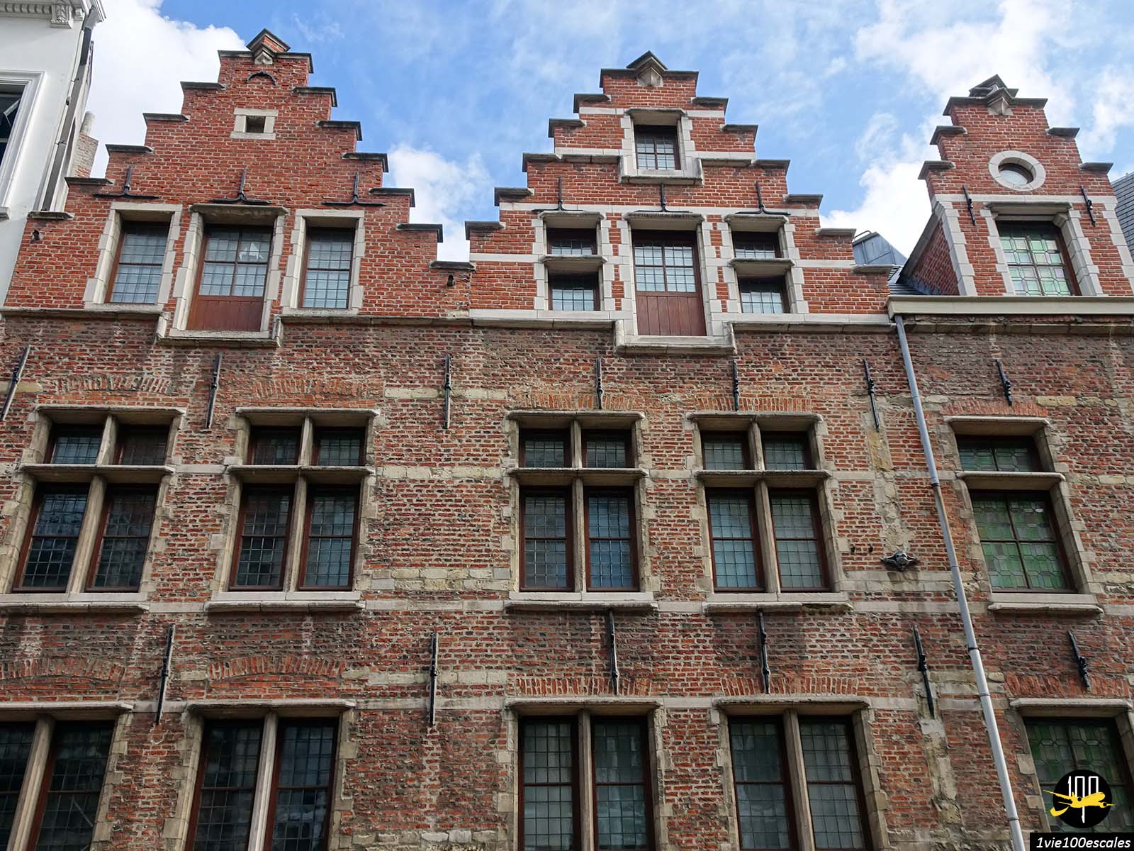 Les anciens immeubles en brique d'Anvers en Belgique